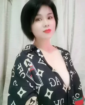 风骚大奶人妻