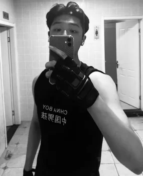 01年身高196高质量男大学生