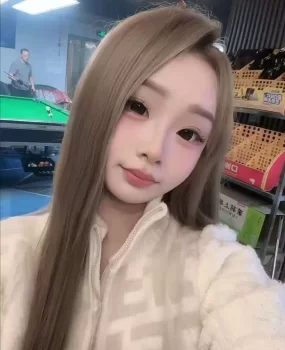 年轻小姑娘