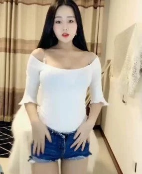 洋溢商务宾馆大胸美女